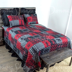 Red Forest Quilt Set